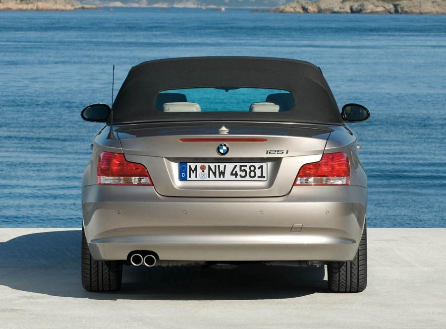  BMW 1-Series Convertible 2008 года  (фото 23 из 52)